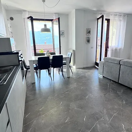 Azzurra Beths House Apartamento Brenzone sul Garda