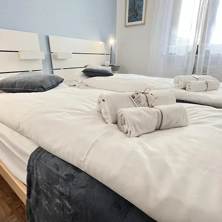 Azzurra Beths House