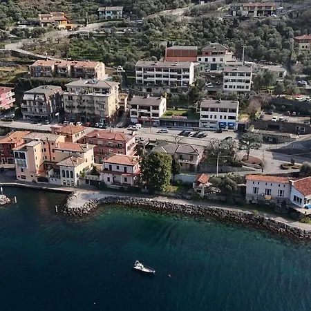 Apartamento Azzurra Beths House Brenzone sul Garda