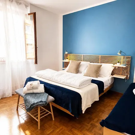 Azzurra Beths House ברנצונה סול גארדה